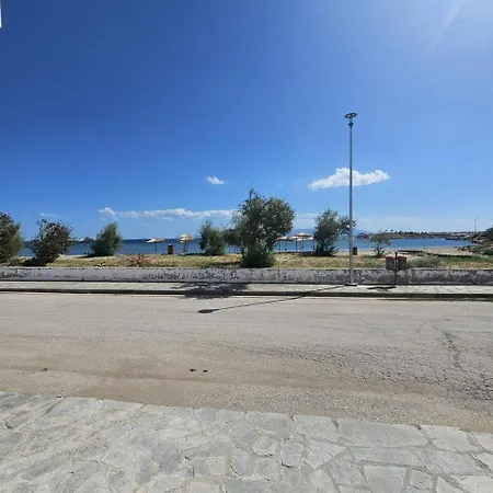 A Апартаменты *