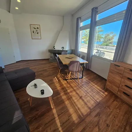 A Апартаменты Неа-Карвали