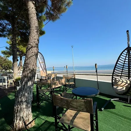 A Апартаменты *