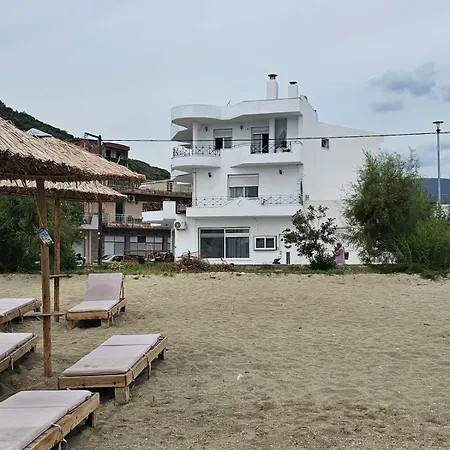 Апартаменты A *